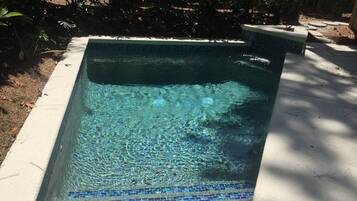 Piscine extérieure, piscine chauffée