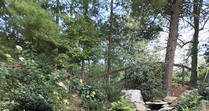 Historic Cottage - Near Grove Park Inn - Private Garden and Covered Swing
