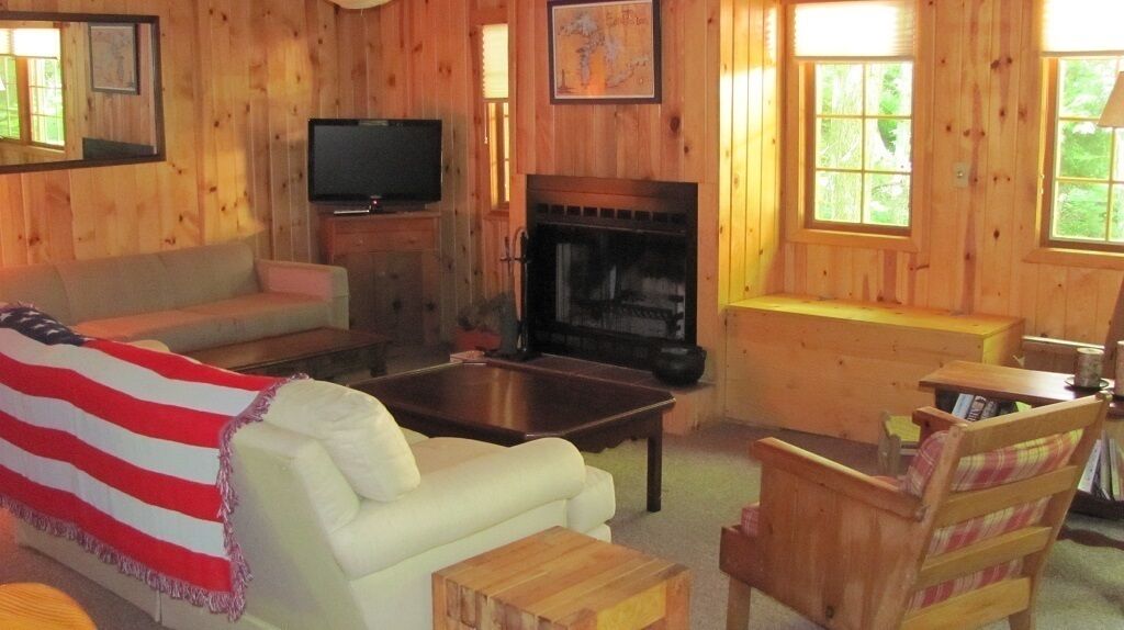 10 Best Vacation Rentals In Crystal Lake, Michigan Updated 2024 Trip101