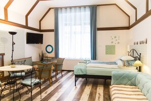 1 slaapkamer, een strijkplank/strijkijzer, wifi, beddengoed