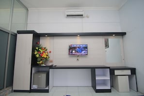 Family Suite, 1 King Bed (Bukti menikah wajib untuk pasangan) | Room amenity - Hotel Boegenviel Syariah (Lamongan)