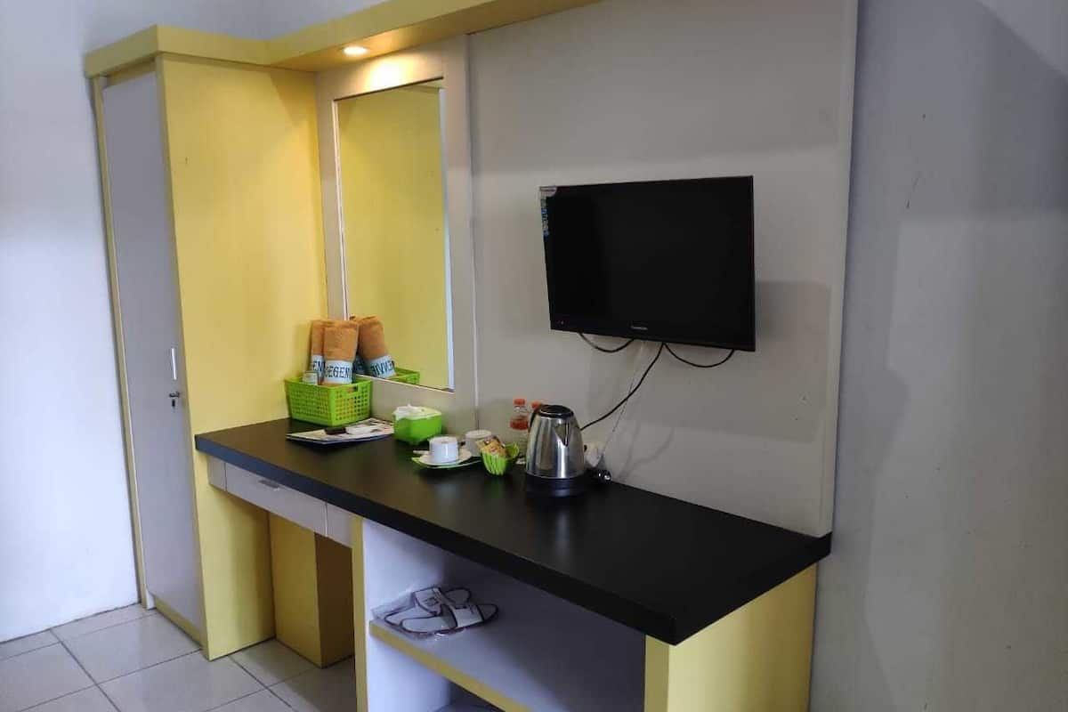 Quarto casal luxo (Bukti menikah wajib untuk pasangan) | Escrivaninha, camas extras/dobráveis (sobretaxa), Wi-Fi de cortesia
