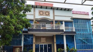 Gambar tidak terklasifikasi, 4 dari 33, tombol