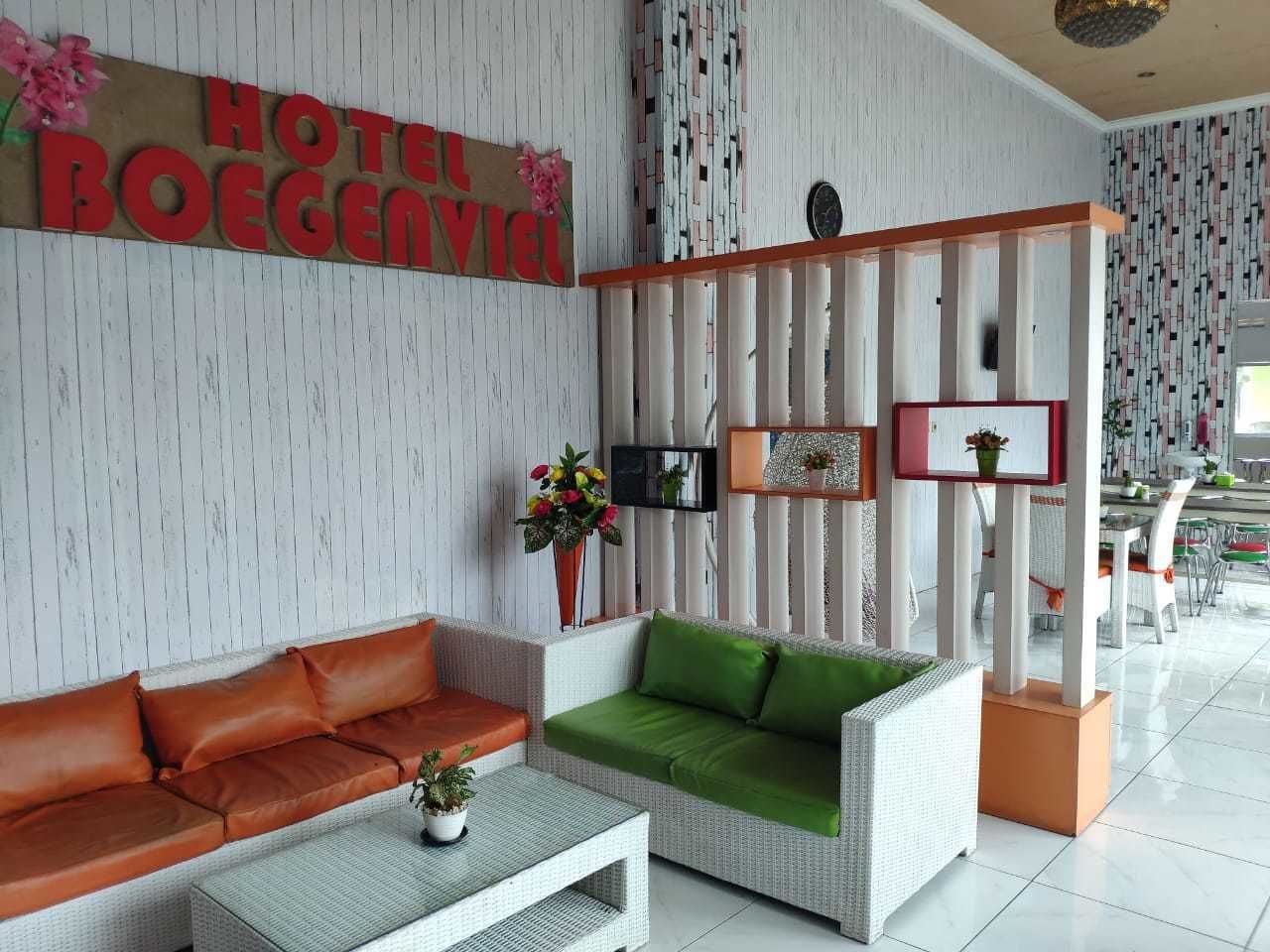 Coin salon dans le hall