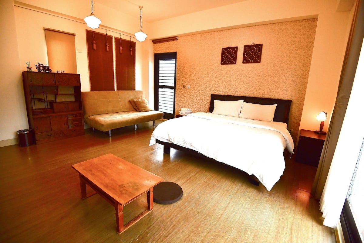 Standard Double Room, Non Smoking, Mountain View | Desk, blackout drapes, rollaway beds, free WiFi