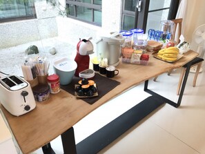 Petit déjeuner continental compris tous les jours