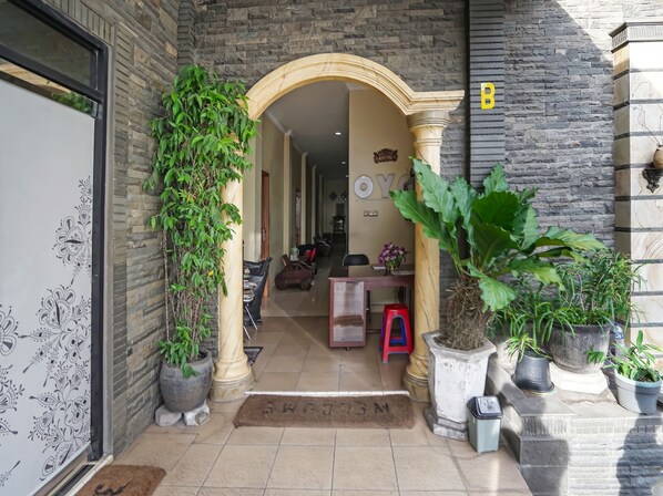 Interior entrance - Hotel O Wisma Empat Lima Syariah (Palembang)