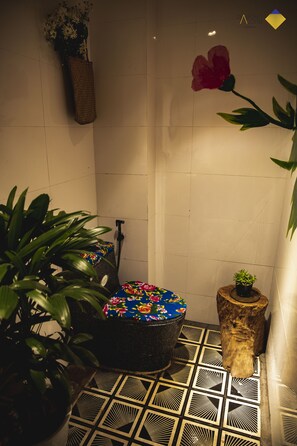 淋浴设施、免费洗浴用品、吹风机、拖鞋