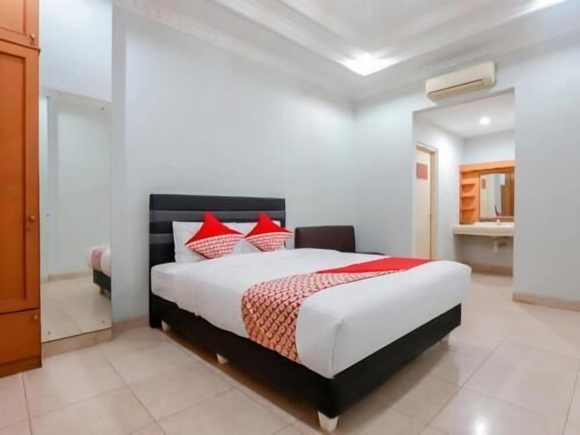 Premium bedding, free WiFi, bed sheets