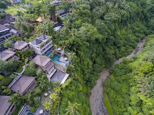 Ubud Paras Villa