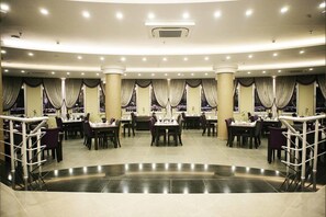 Free daily buffet breakfast - Rey Manes Hotel (Salihli)
