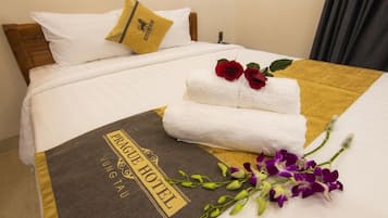 Chambre Double Deluxe | Literie de qualité supérieure, couette en duvet d'oie, surmatelas