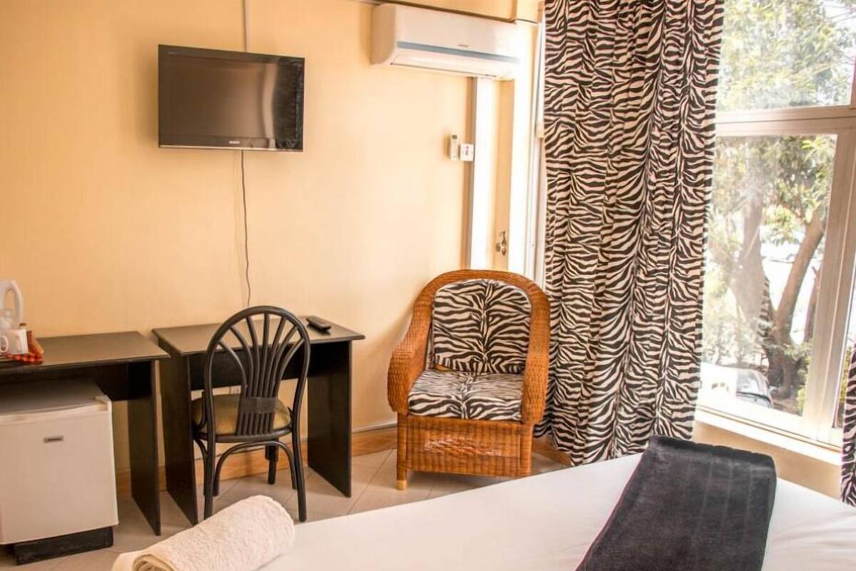 Minibar, desk, free WiFi, bed sheets