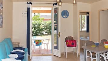 Villa | Living room | Table tennis
