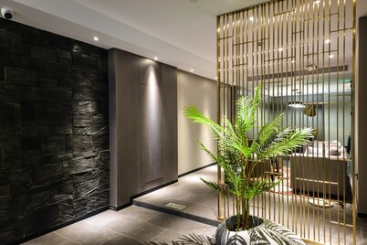 MIJU HOUSE Gubei-a small white building beside Shanghai oil painting sculpture institute