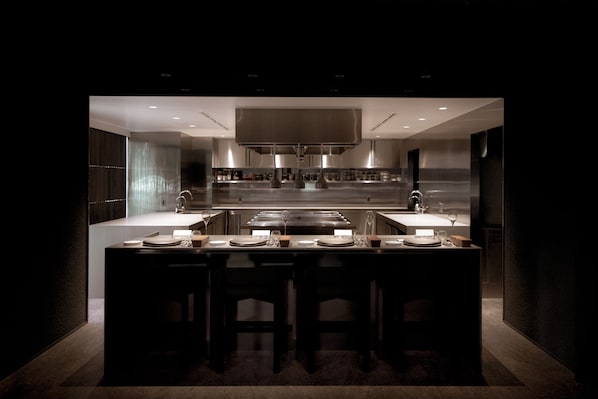 Se sirven cenas y cocina francesa 