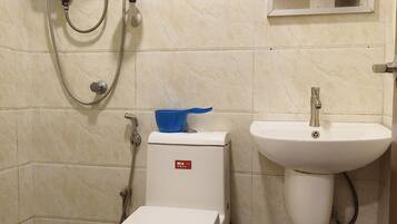 Kamar Superior, 1 Tempat Tidur Queen, Bebas Asap Rokok, pemandangan lembah | Kamar mandi | Shower, perlengkapan mandi gratis, dan pengering rambut