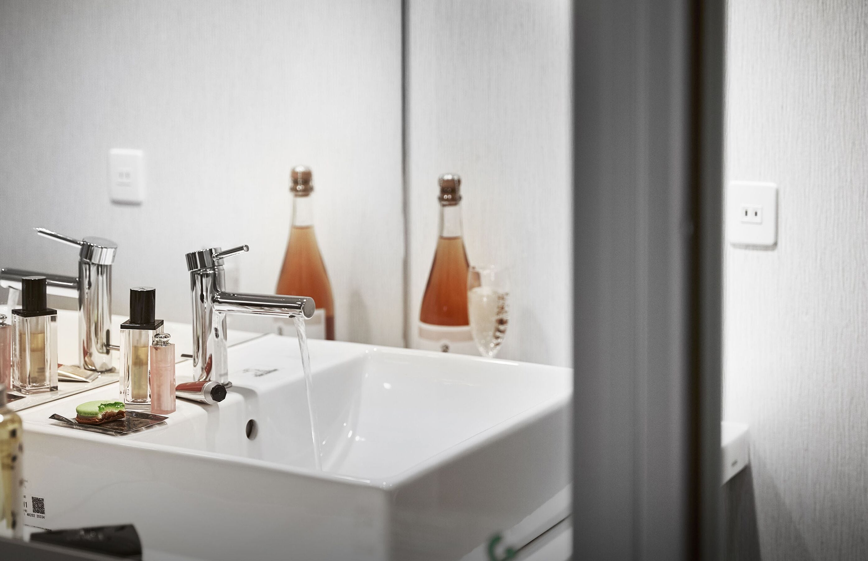 separate bathtub and shower, deep-soaking bathtub, free toiletries