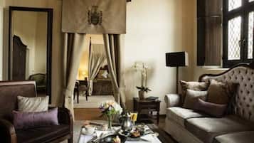 Superior Apartment, 1 King Bed, Non Smoking | 1 bedroom, individually decorated, individually furnished