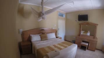 Standardværelse | Individuelt design, individuel indretning, skrivebord