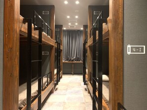 공용 도미토리, 남녀공용 도미토리 | 객실 내 금고, 암막 커튼, 무료 WiFi, 침대 시트