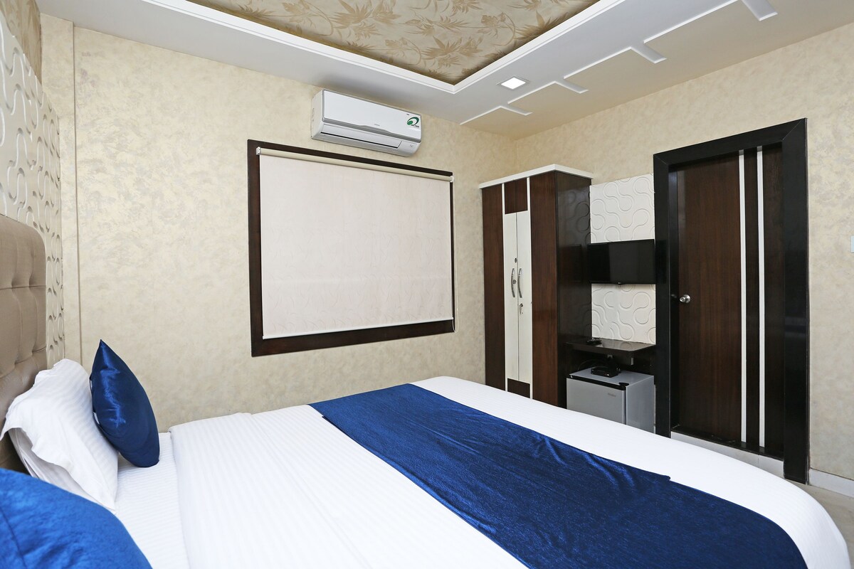 Orchid Classic | Egyptian cotton sheets, premium bedding, in-room safe, soundproofing