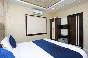 Orchid Classic | Egyptian cotton sheets, premium bedding, in-room safe, soundproofing - Hotel Golden Orchid (Bhubaneshwar)