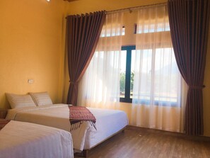 Desk, soundproofing, free WiFi - Mai Chau Xanh Bungalow (Mai Chau)