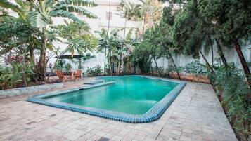 Kolam renang outdoor