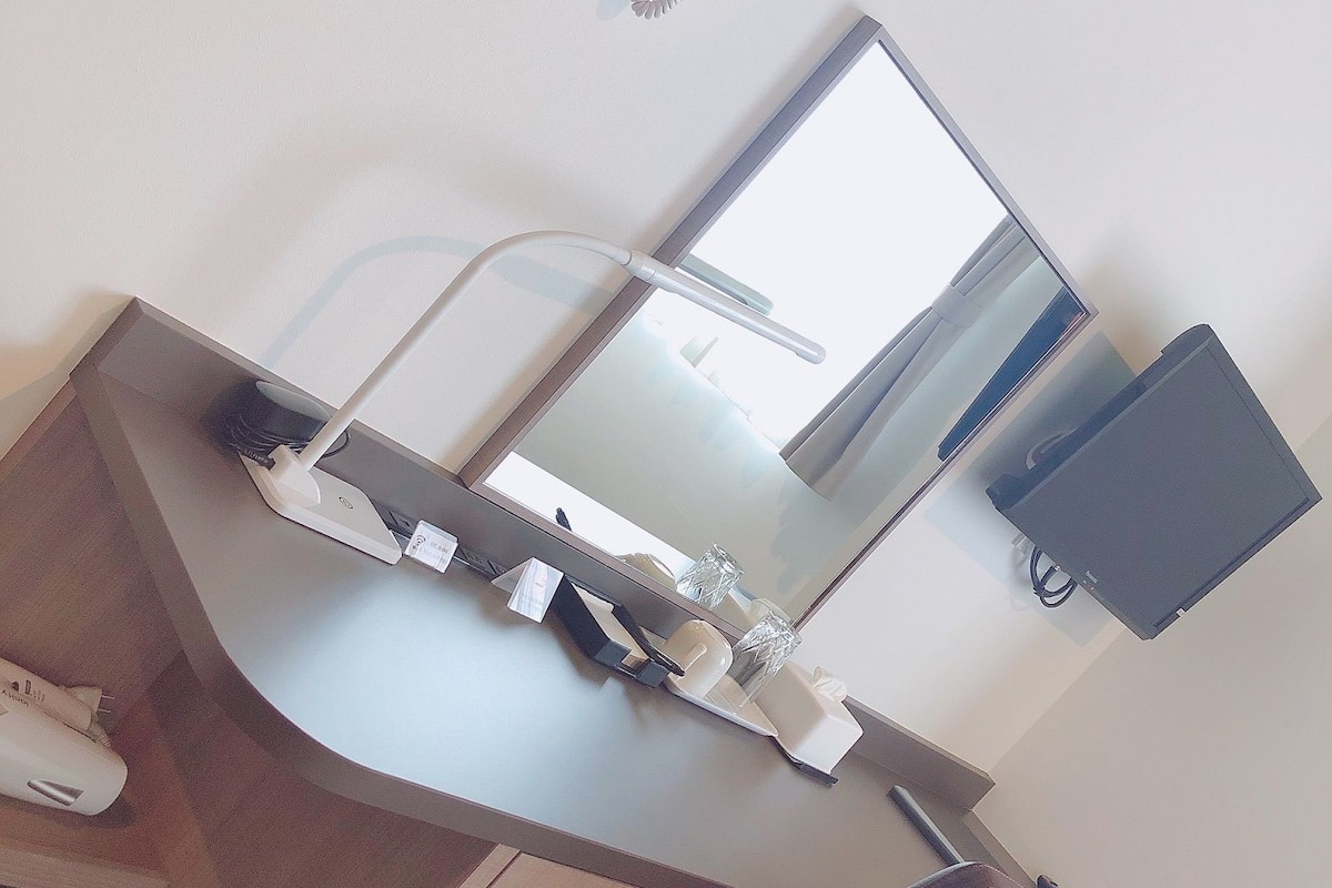 in-room safe, desk, free wifi, bed sheets