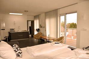 Premium Suite, 1 Bedroom, Microwave, City View (Nord) | View from room