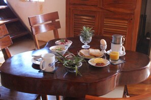 Daily continental breakfast (USD 3 per person)