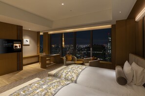 In-room safe, desk, blackout drapes, soundproofing - The Okura Tokyo (Tokyo)