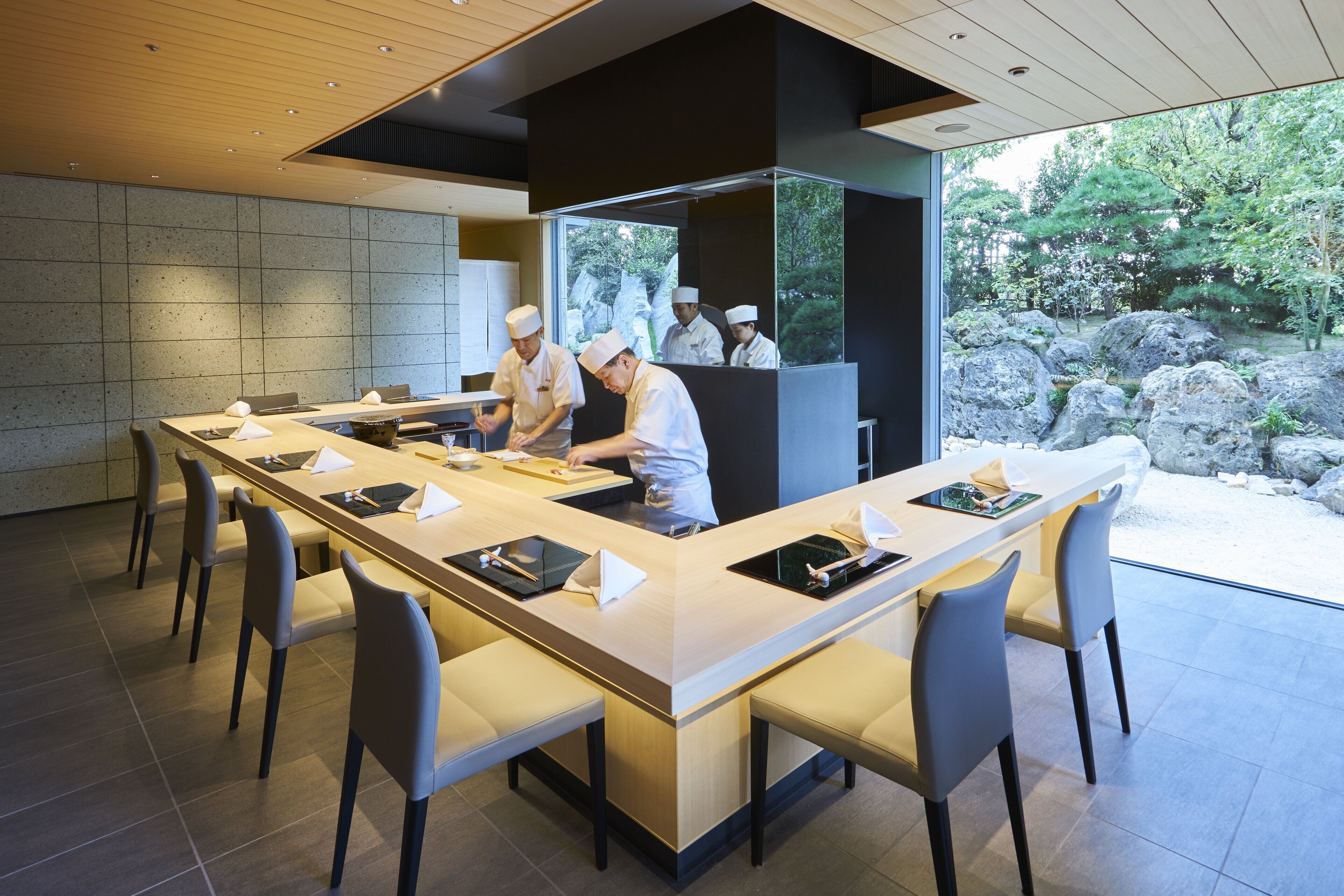 5 restaurants, breakfast, lunch, dinner served; japanese cuisine