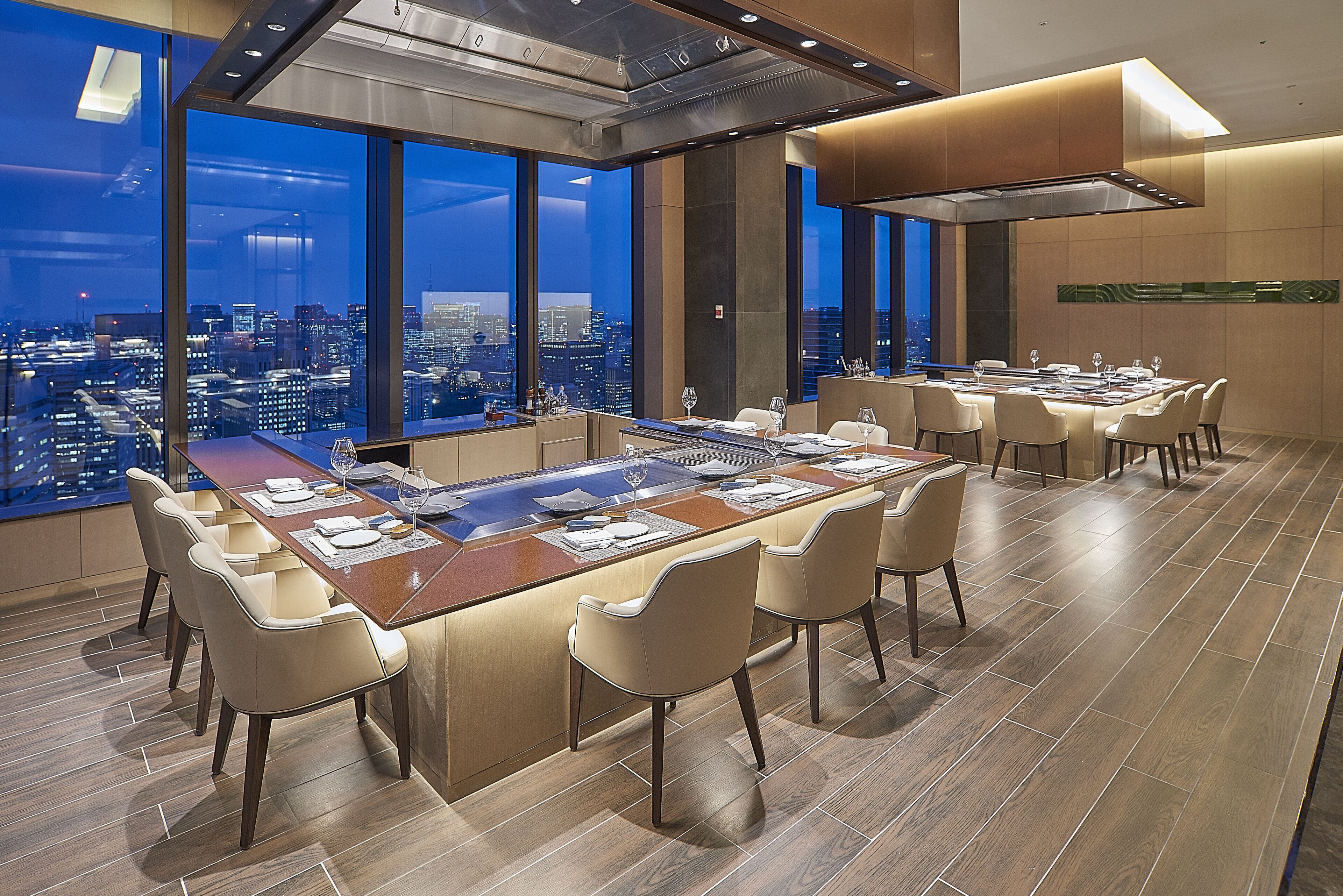 5 か所のレストラン、朝食、ランチ、ディナーに営業 (日本料理 / 和食)