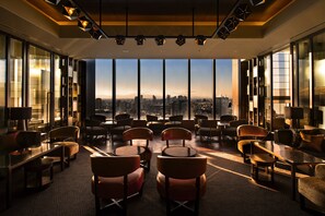 Bar (on property) - The Okura Tokyo (Tokyo)