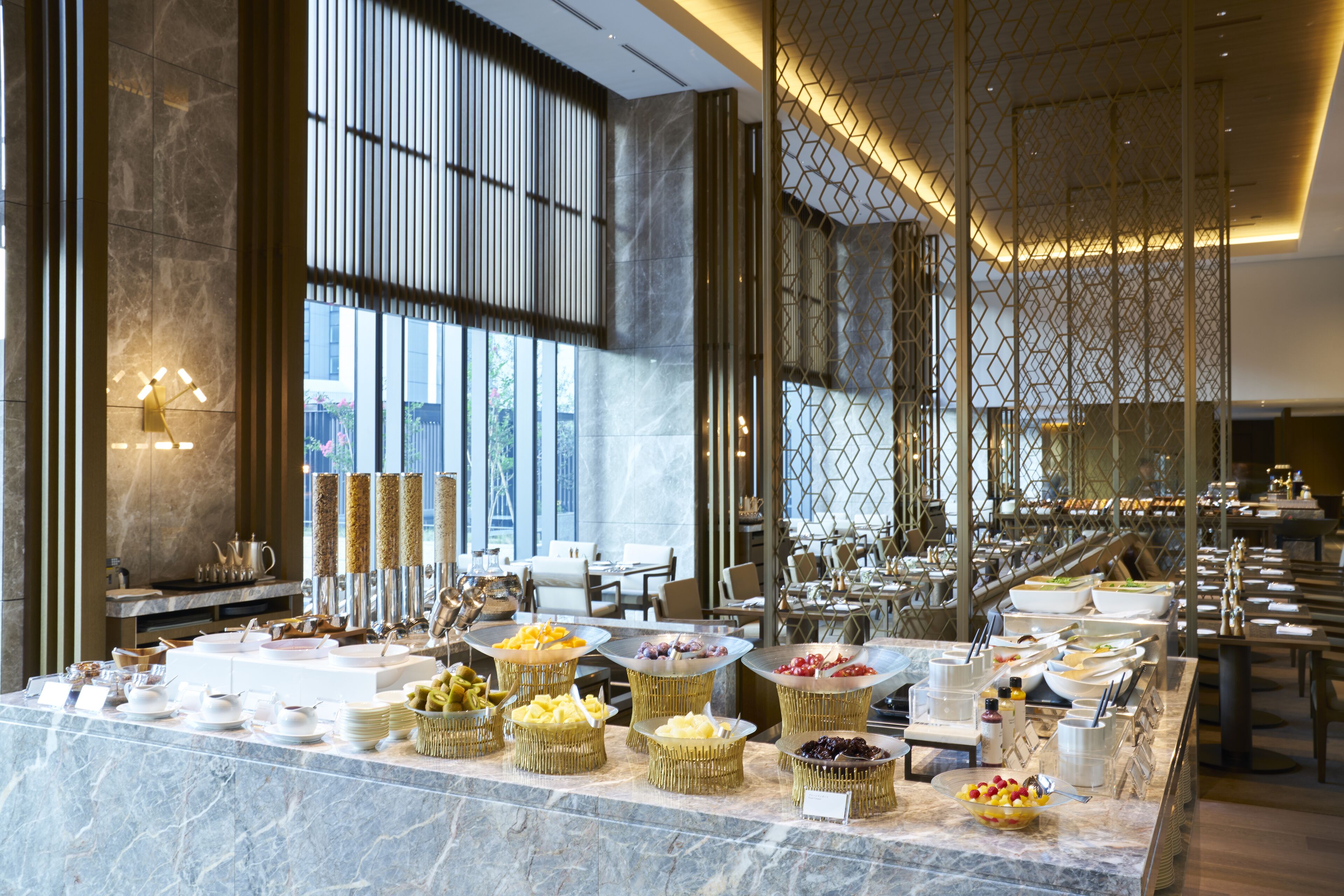 daily buffet breakfast (jpy 6500 per person)