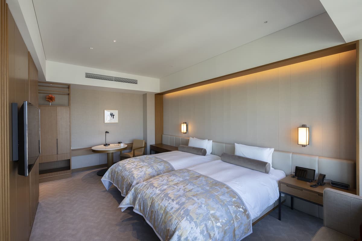 1 bedroom, in-room safe, desk, blackout drapes