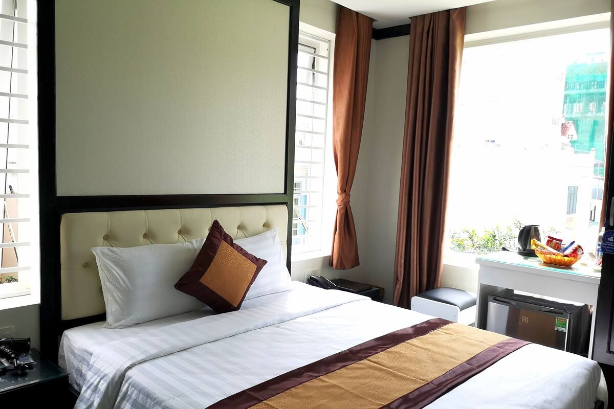 Chambre Standard double | Minibar, bureau, accès au Wi-Fi (inclus)