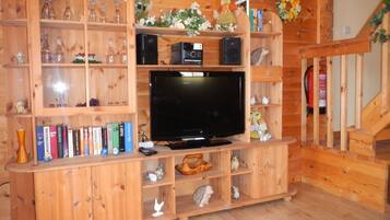 House (Blockhaus 3 (incl. 60⏠+ City Tax)) | Television