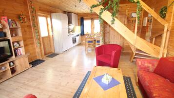 Maison (Blockhaus 2 (incl. 60⏠+ City Tax)) | Coin séjour | Télévision à écran plat, lecteur de DVD