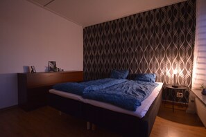 Camera, vista montagna | Biancheria da letto di alta qualità, una scrivania, Wi-Fi gratuito