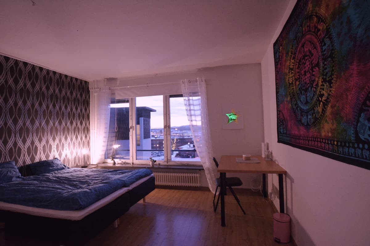 Room, Mountain View | Premium bedding, desk, free WiFi, bed sheets