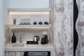 Suíte, 1 quarto, banheira de imersão (External) | 1 quarto, roupas de cama de algodão egípcio, roupas de cama premium