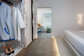 Suíte superior, banheira de imersão (External) | 1 quarto, roupas de cama de algodão egípcio, roupas de cama premium