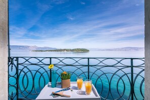 Apartment, 2 Bedrooms, Sea View | Uitzicht vanaf balkon