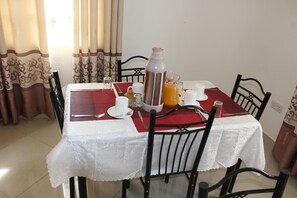 Private kitchen - Salient Guest House (Eldoret)