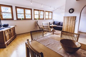 Apartment, 2 Schlafzimmer (Rotspitz) | Wohnbereich