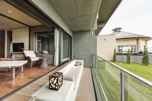Garden Terrace Room with Private Open-air Hot Spring Bath | Balcony