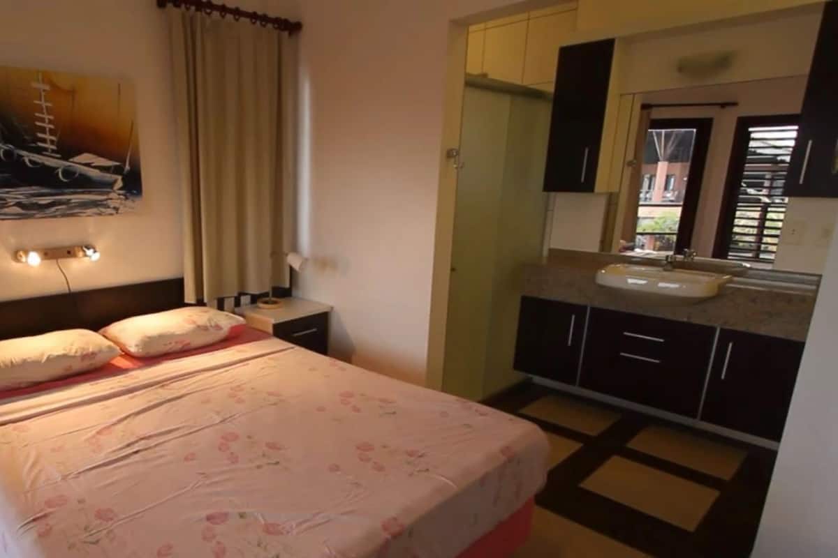 In-room safe, individually decorated, individually furnished, desk